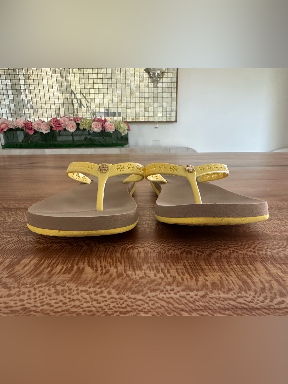 Tory Burch Yellow Strap Taupe Thin Footbed Flip Flop Sandals Thong | Size: 10 - Picture 5 of 12